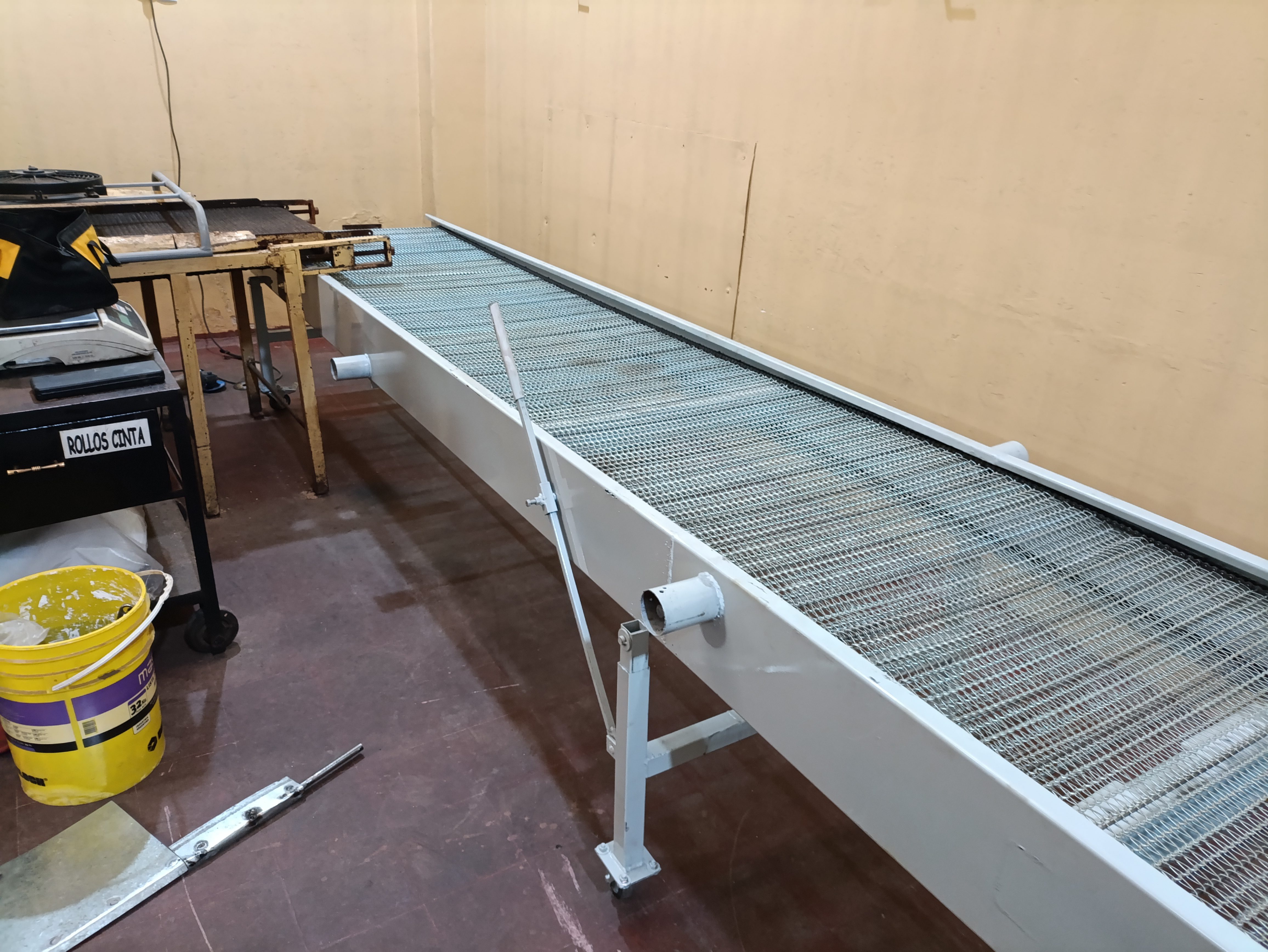 Cinta de enfriamiento 
Fabricación de cinta de enfriamiento para macitas 6m de largo.